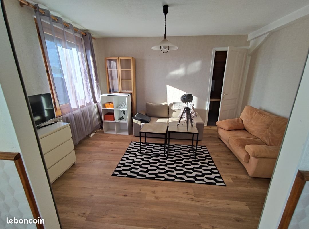 Appartement à louer, 110m², Cessy