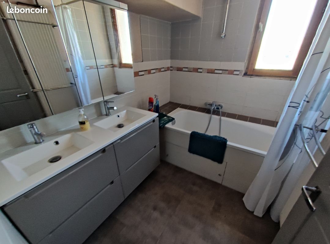 Appartement à louer, 110m², Cessy