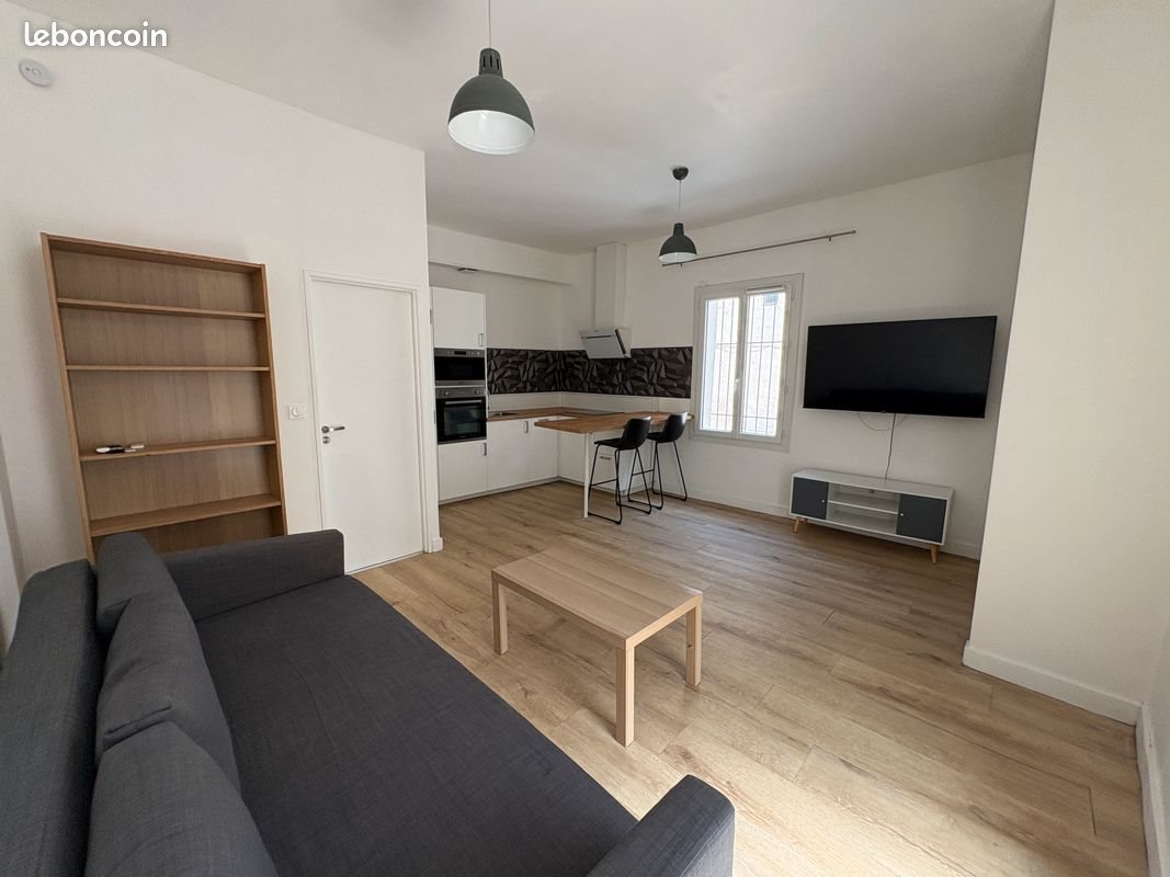 Appartement à louer, 28m², Nîmes