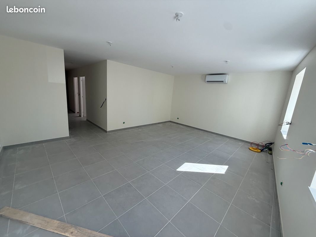 Appartement à louer, 66m², Tossiat
