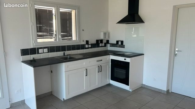Maison à louer, 90m², Mazion