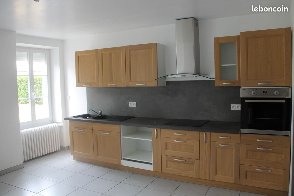Maison à louer, 176m², Verneuil