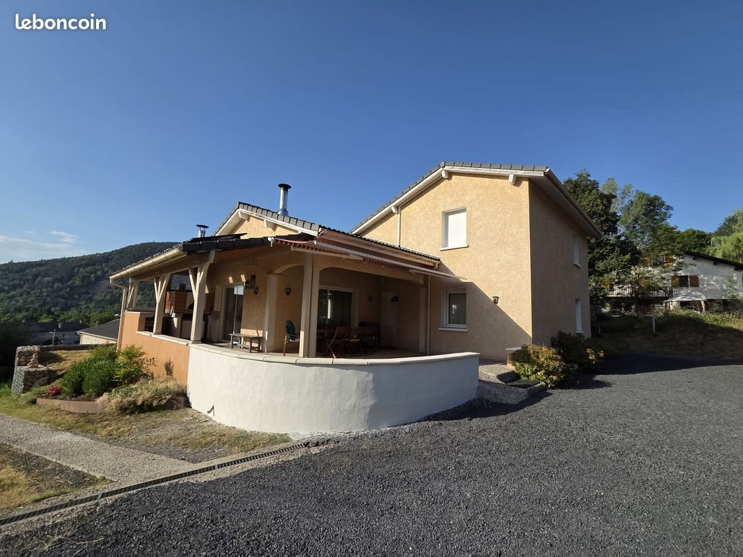 Maison à vendre, 135m², Saint-Hostien