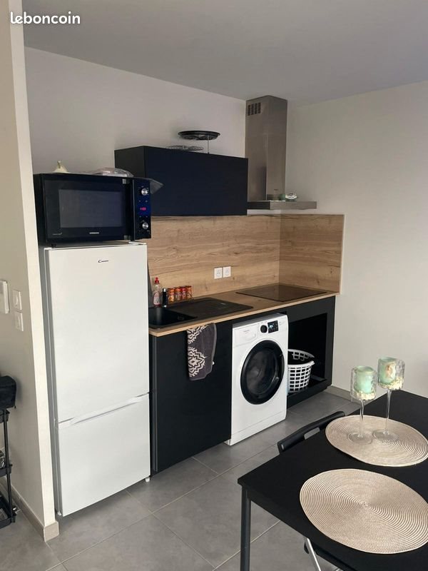 Appartement à louer, 29m², Bron
