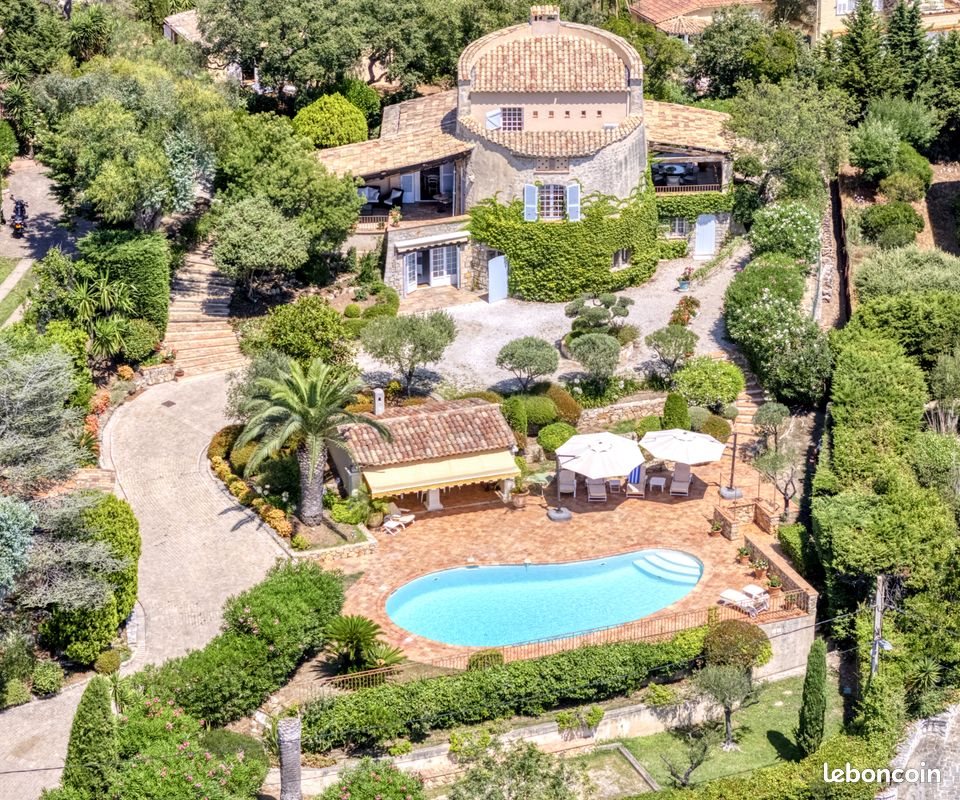 Maison à louer, 250m², Vallauris