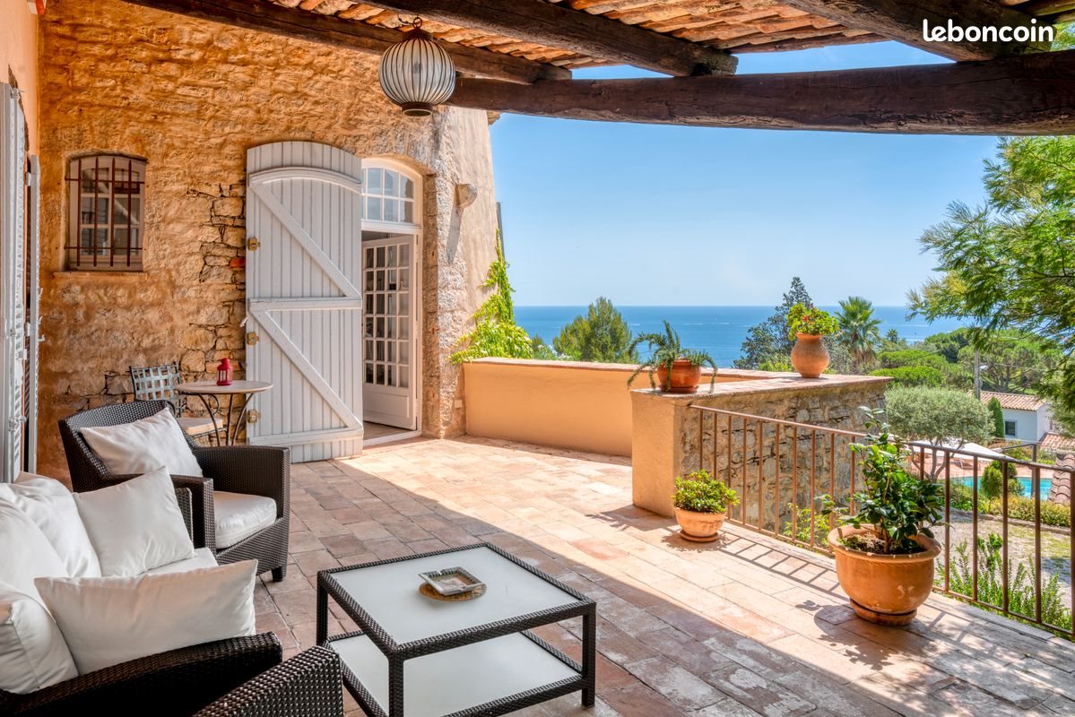 Maison à louer, 250m², Vallauris