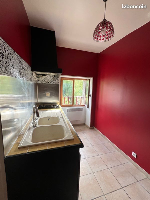 Appartement à louer, 70m², Saint-Varent