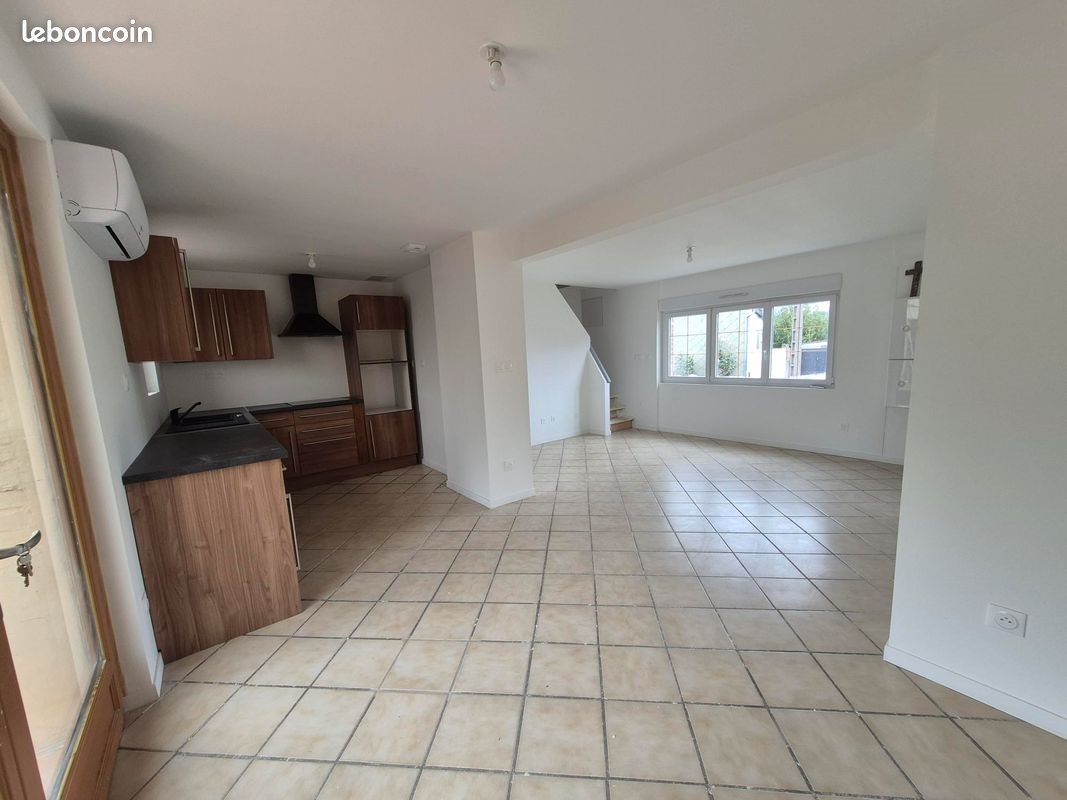 Maison à louer, 90m², Quarouble