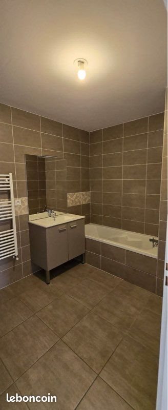 Appartement à louer, 106m², Janneyrias