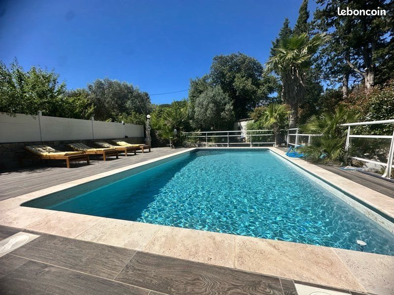 Maison à louer, 145m², Roquebrune-sur-Argens