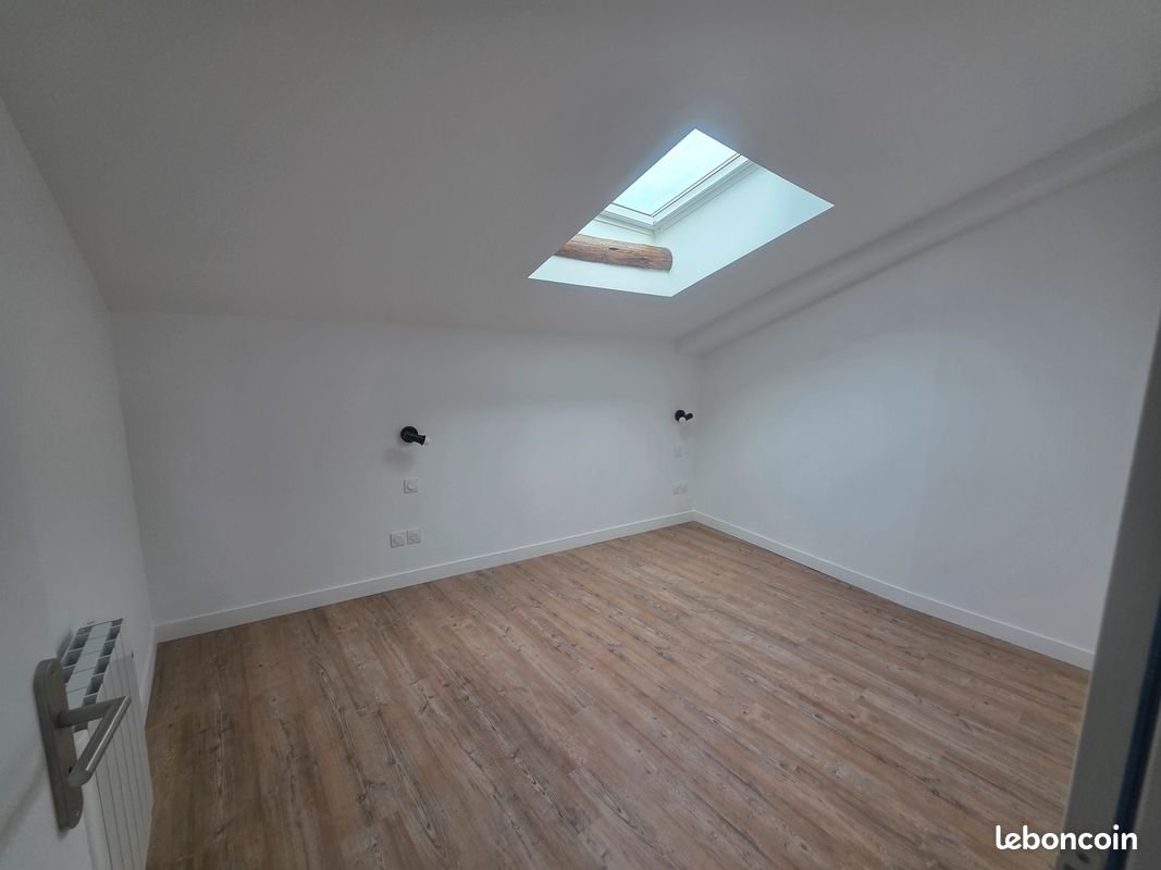 Appartement à louer, 35m², Étauliers