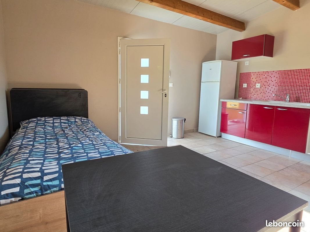 Appartement à louer, 25m², Pont-de-Chéruy