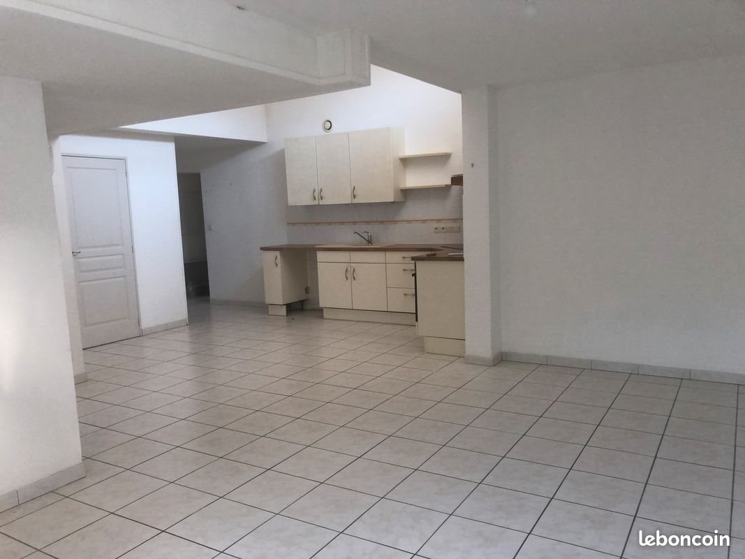 Appartement à louer, 89m², Cozes