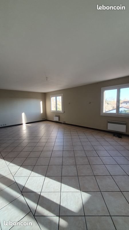 Appartement à louer, 130m², Monteux