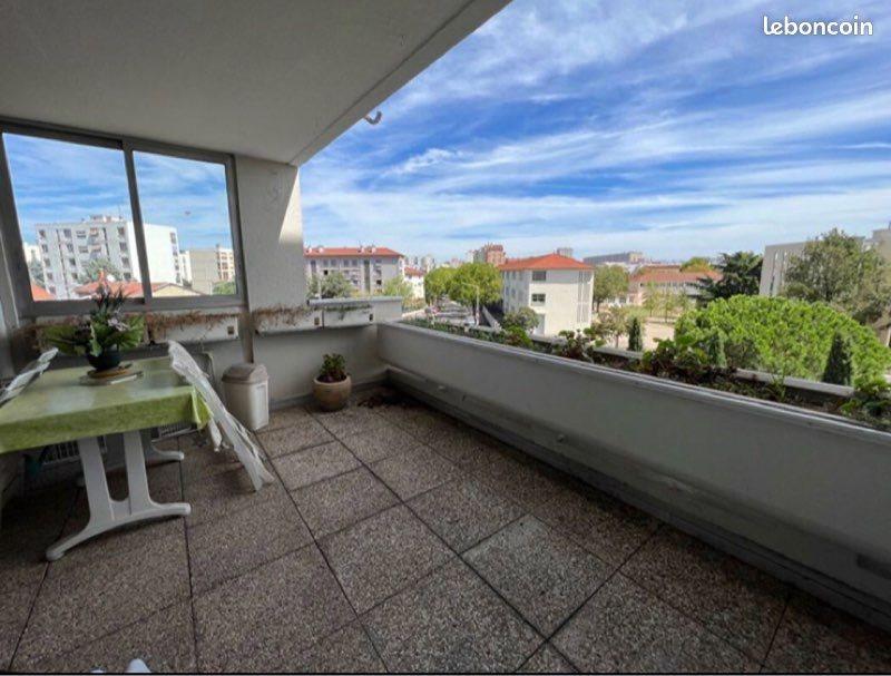 Appartement à louer, 77m², Vénissieux
