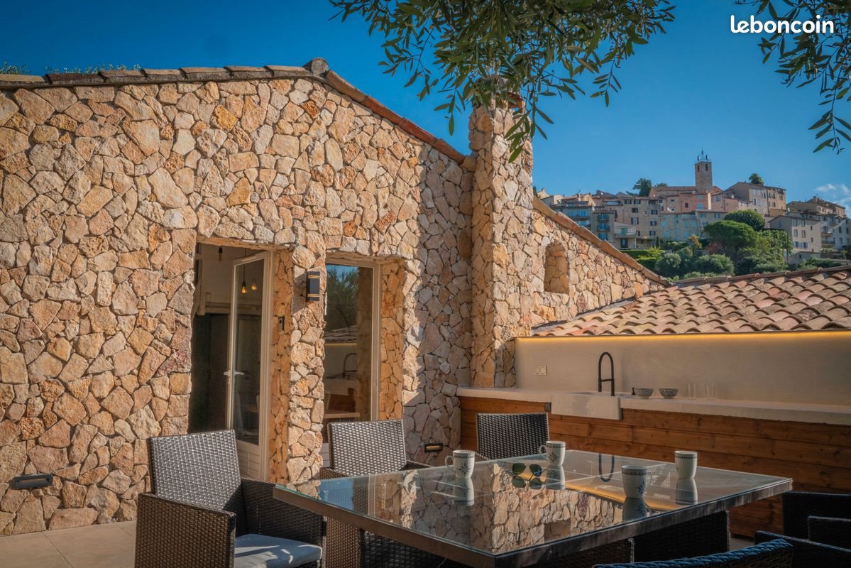 Appartement à louer, 35m², Châteauneuf-Grasse