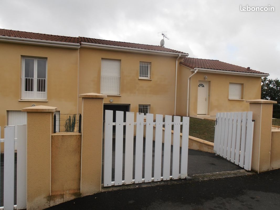Maison à louer, 98m², Maleville