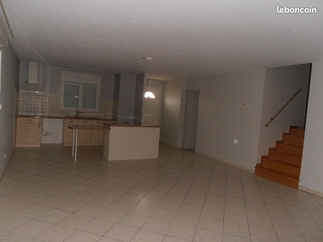 Maison à louer, 98m², Maleville