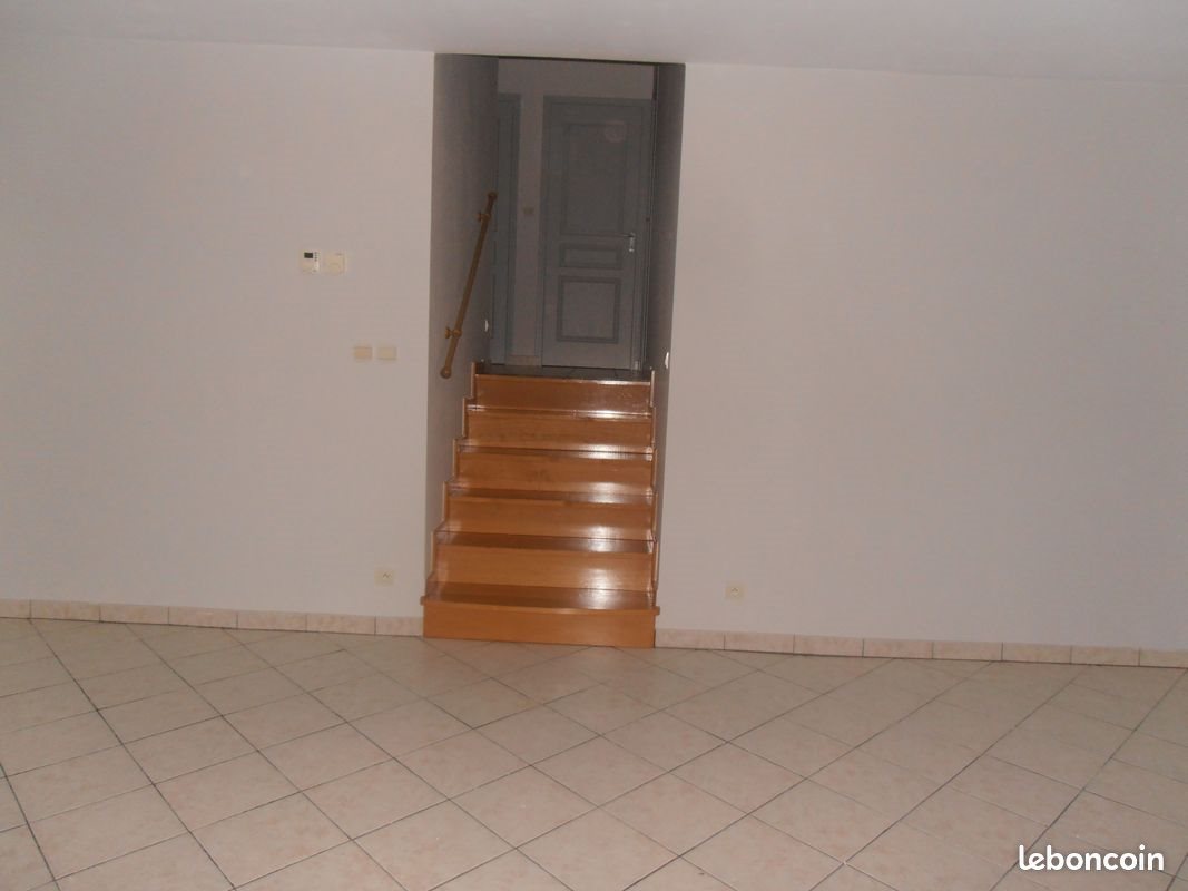 Maison à louer, 98m², Maleville