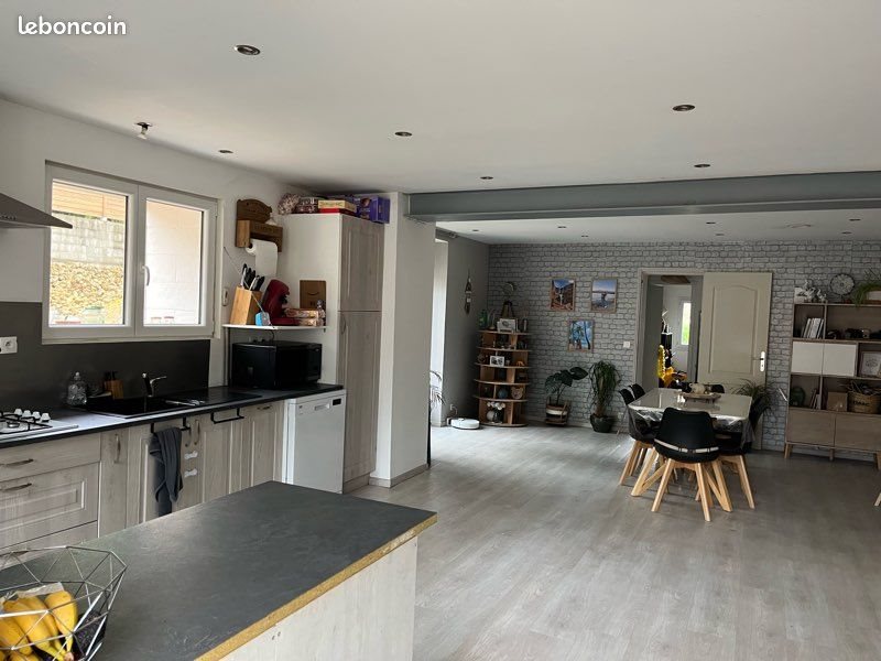 Maison à louer, 160m², Valdivienne