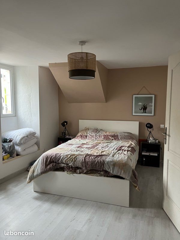 Maison à louer, 160m², Valdivienne