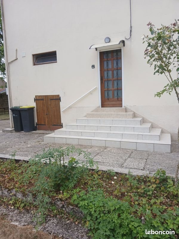 Appartement à louer, 85m², Sedan