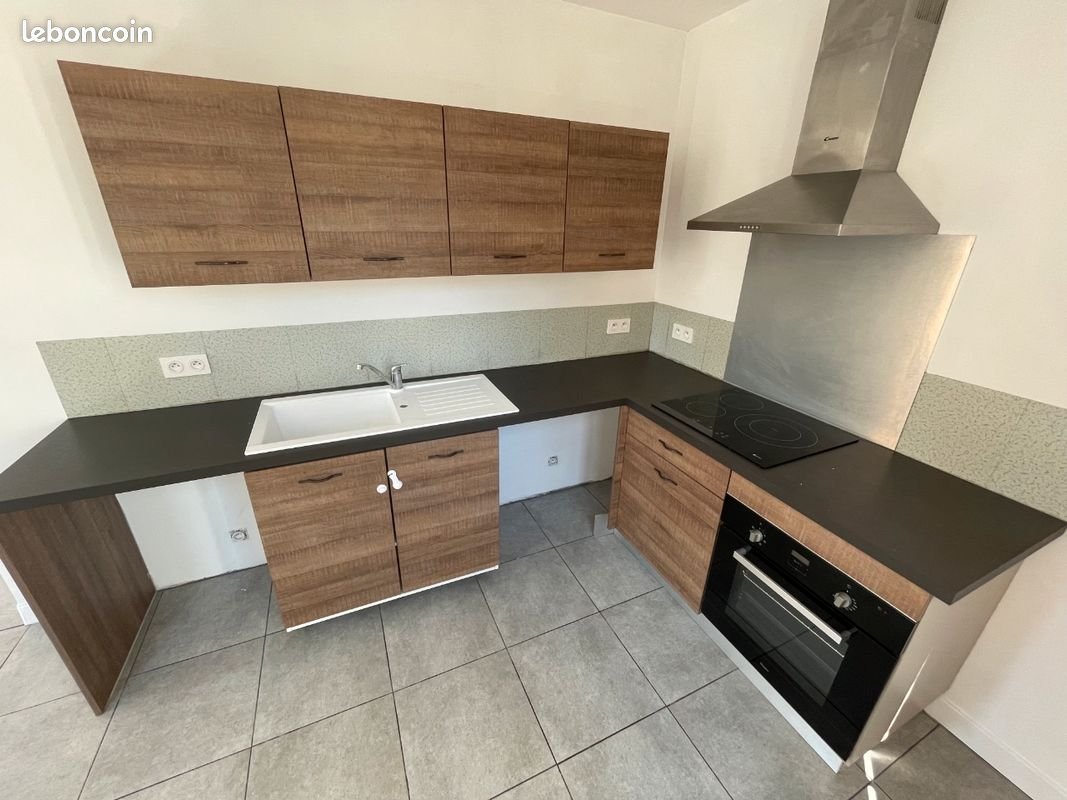 Appartement à louer, 64m², Catus
