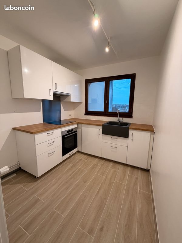Appartement à louer, 80m², Cergy