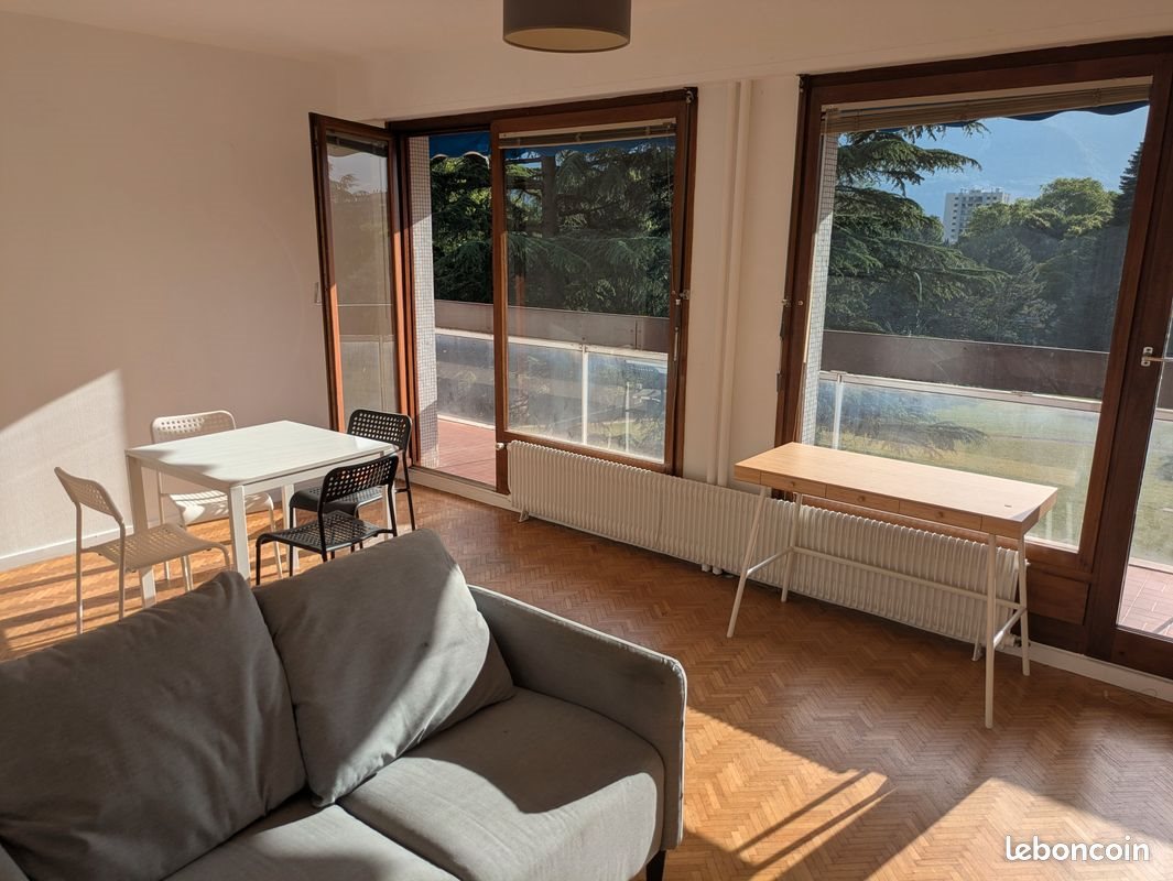 Appartement à louer, 47m², Saint-Egrève