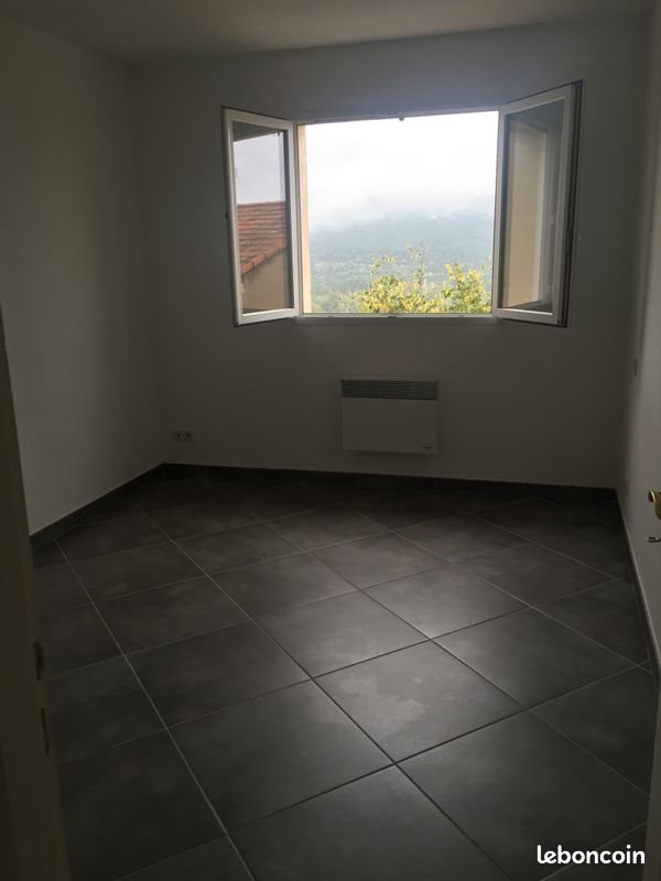 Appartement à louer, 89m², Bagnols-en-Forêt