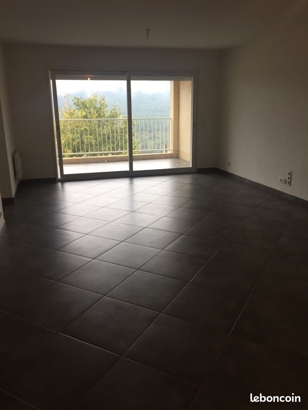 Appartement à louer, 89m², Bagnols-en-Forêt