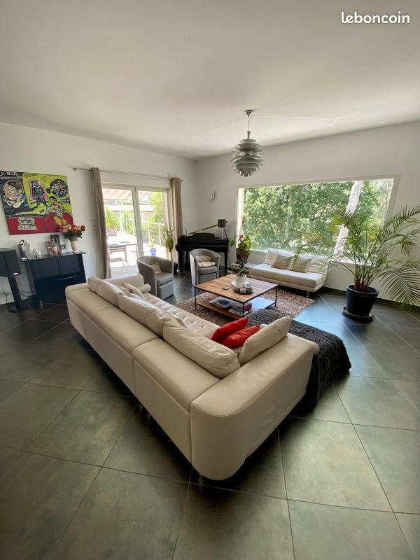 Maison à louer, 1500m², Fréjus