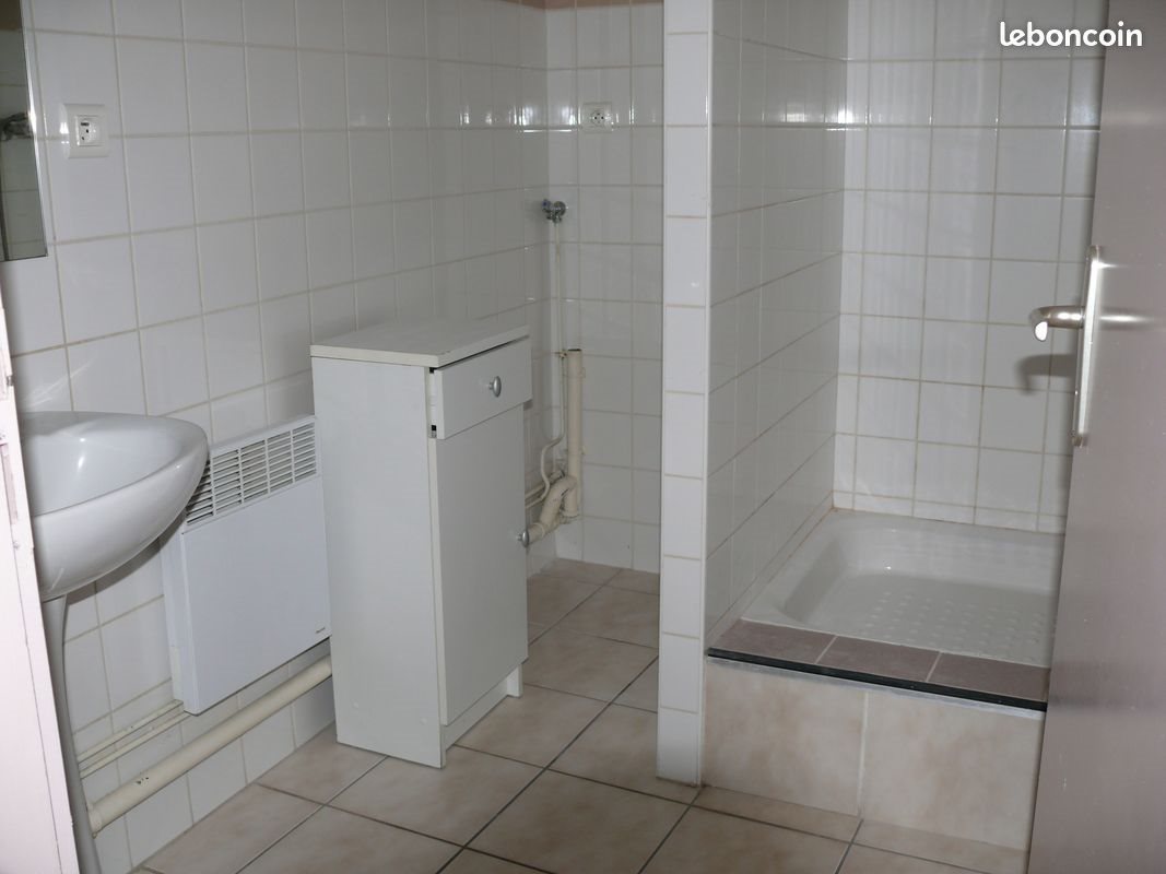 Appartement à louer, 40m², Aubenas