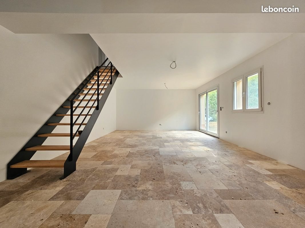 Maison à louer, 123m², Saint-Etienne-du-Vauvray