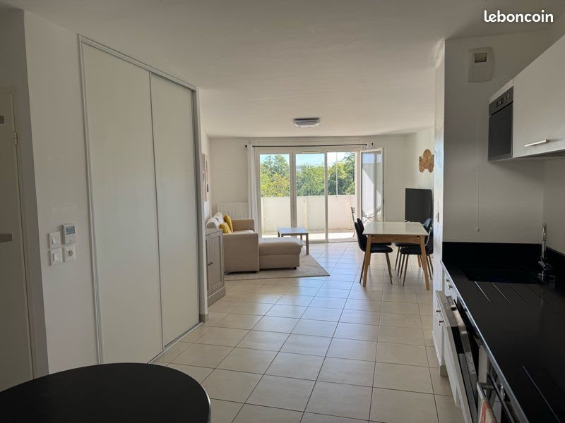 Appartement à louer, 70m², Saint-Genis-Pouilly