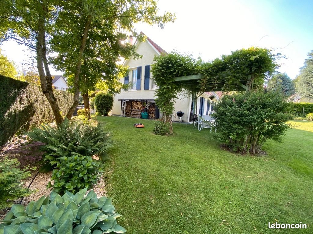 Maison à louer, 201m², Saint-Witz