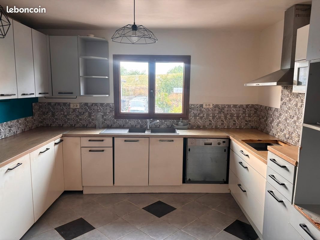 Appartement à louer, 120m², Belley