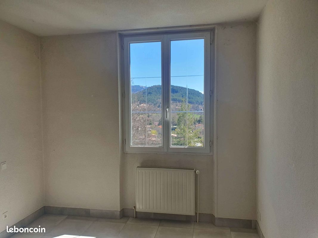 Appartement à louer, 65m², Serres