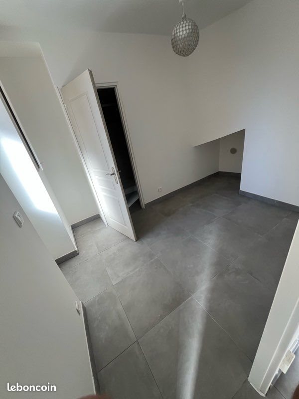 Appartement à louer, 29m², Gréasque