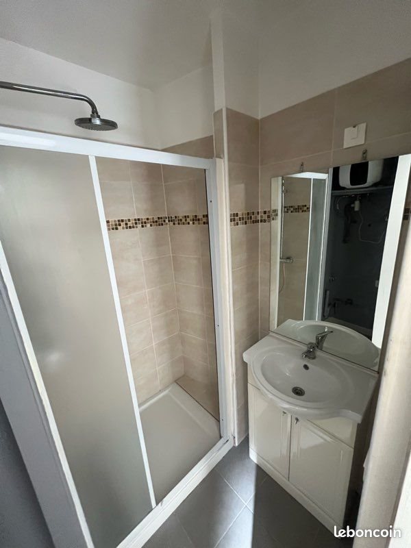 Appartement à louer, 29m², Gréasque