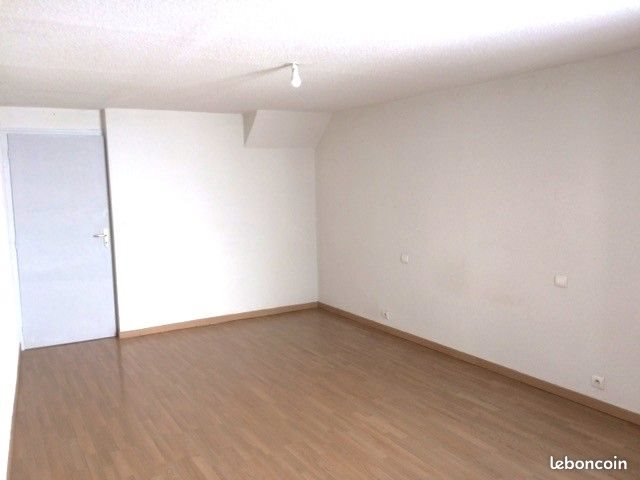 Maison à louer, 77m², Ambronay