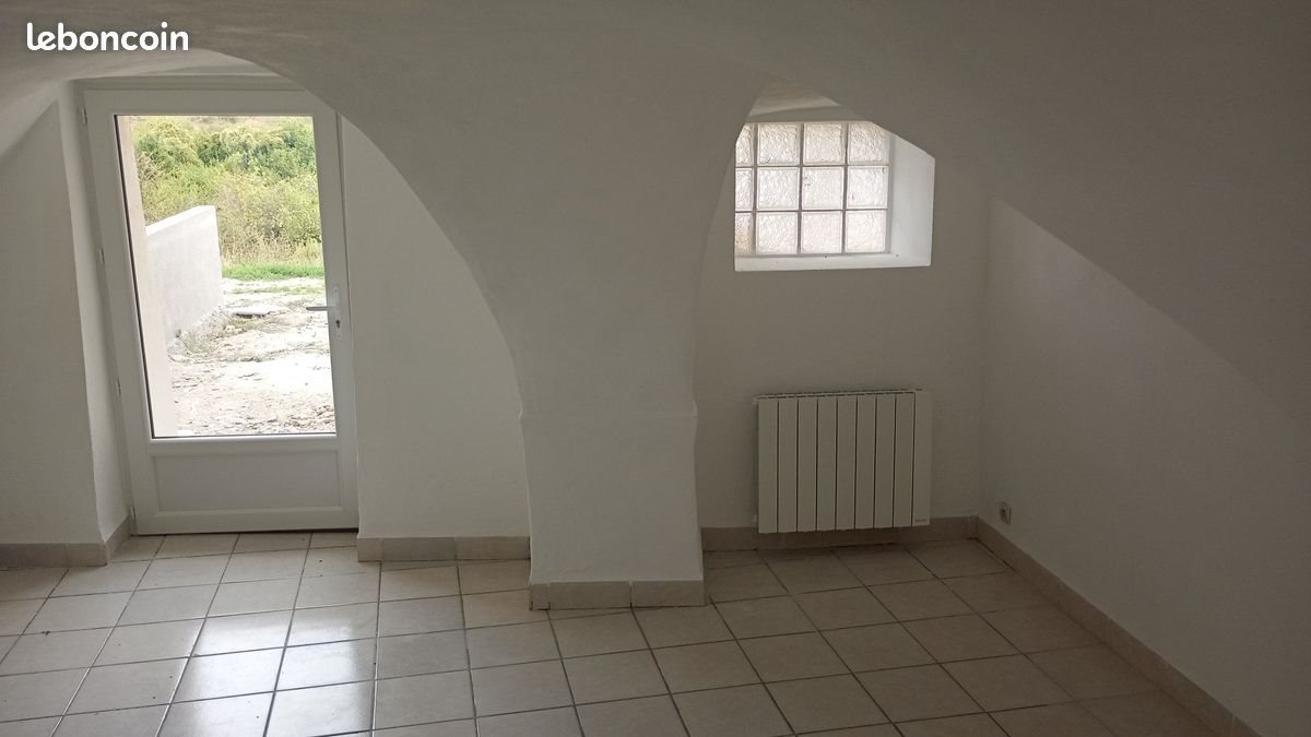Maison à louer, 60m², Montmirat