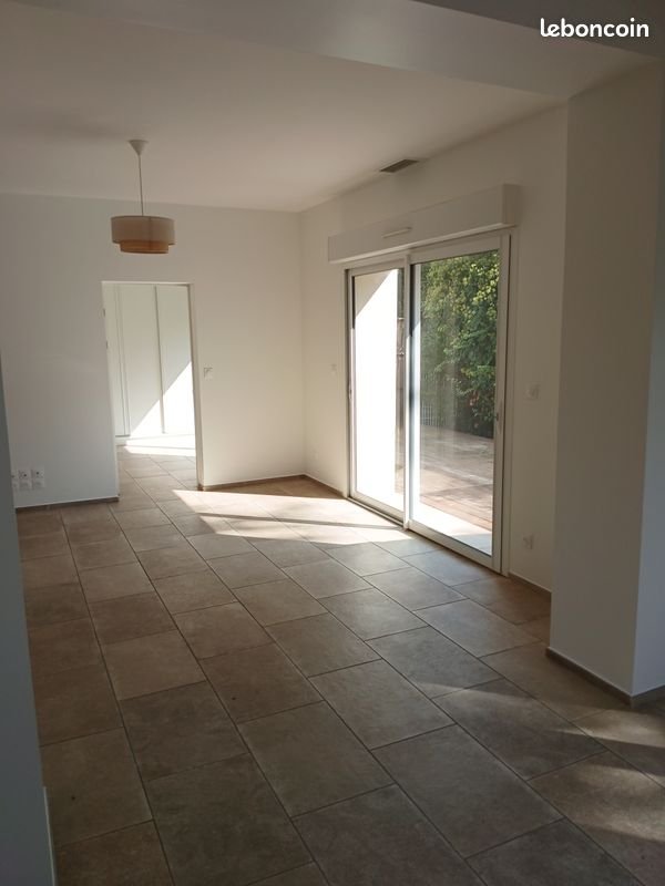 Appartement à louer, 62m², Gémenos