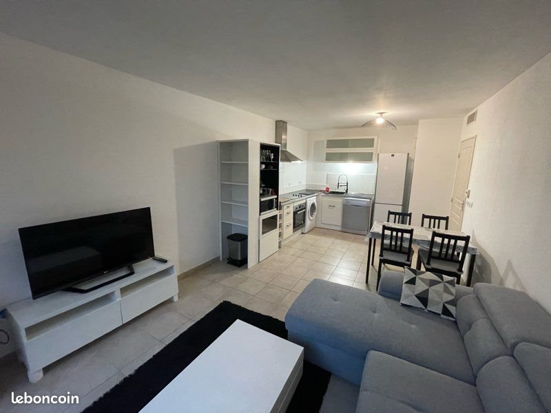 Appartement à louer, 42m², Peyrolles-en-Provence