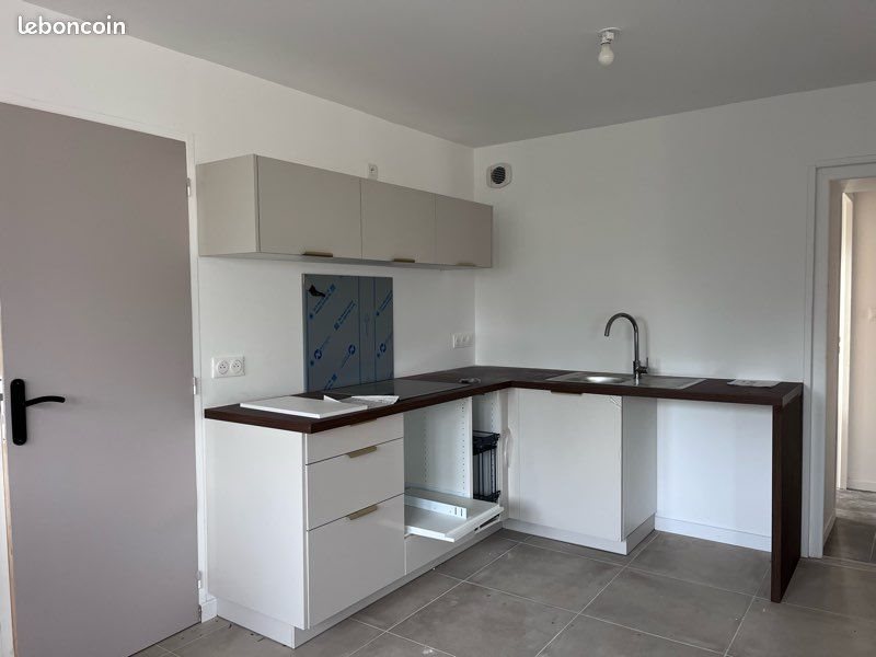 Maison à louer, 93m², Plounévez-Lochrist