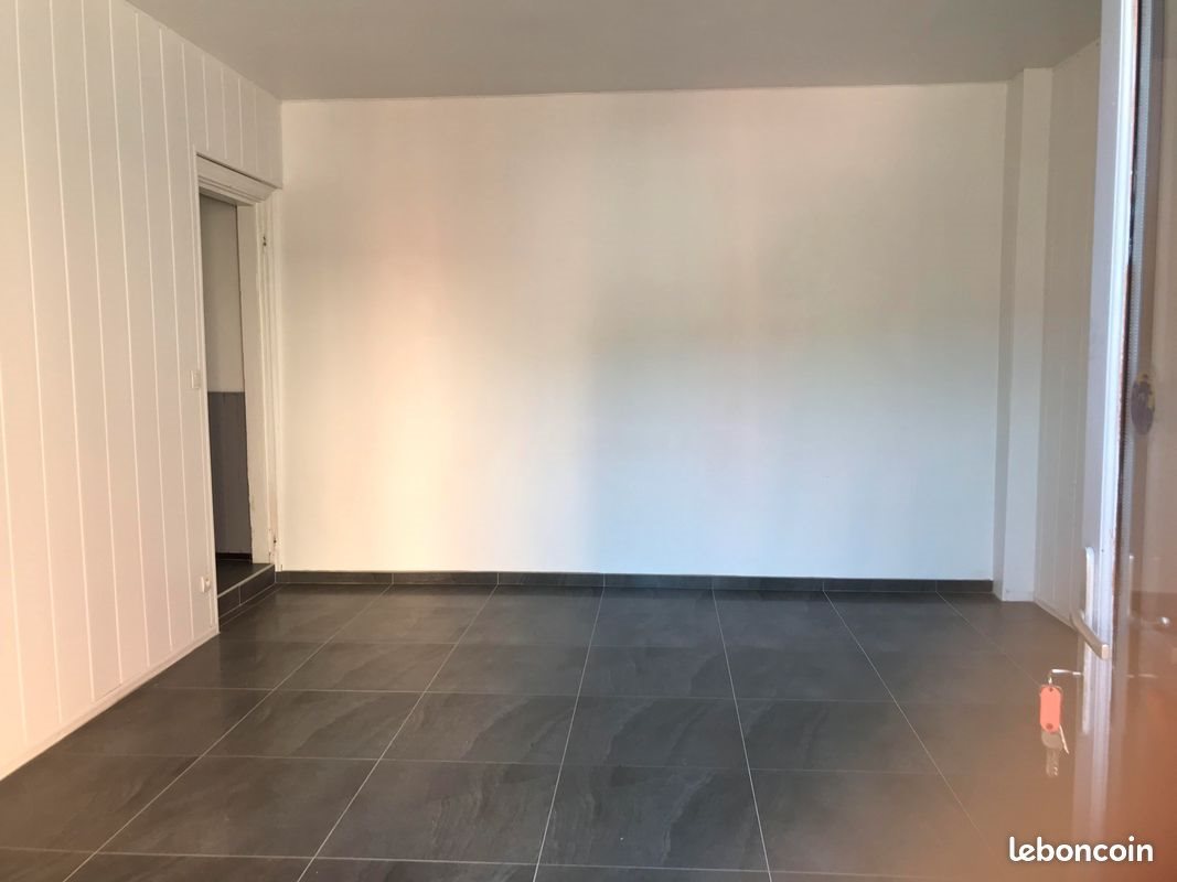 Appartement à louer, 56m², Montferrat