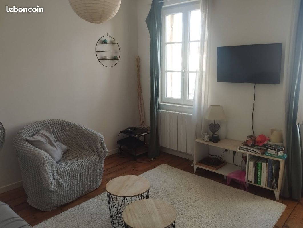 Appartement à louer, 45m², Rochefort
