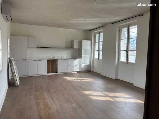 Appartement à louer, 105m², L'Isle-sur-la-Sorgue