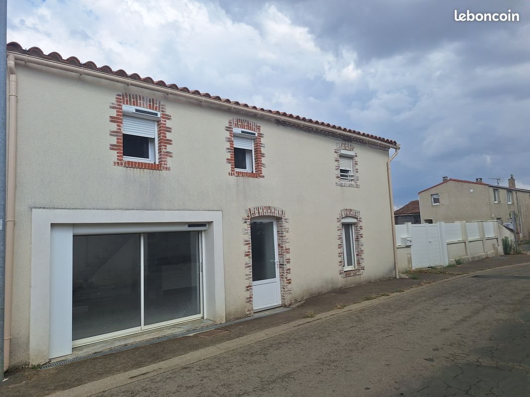 Maison à louer, 76m², Chantonnay