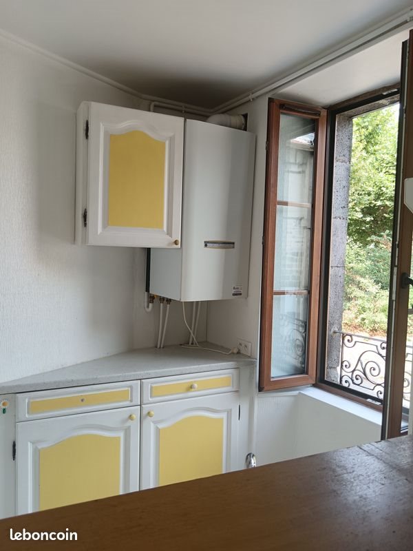 Appartement à louer, 45m², Aurillac
